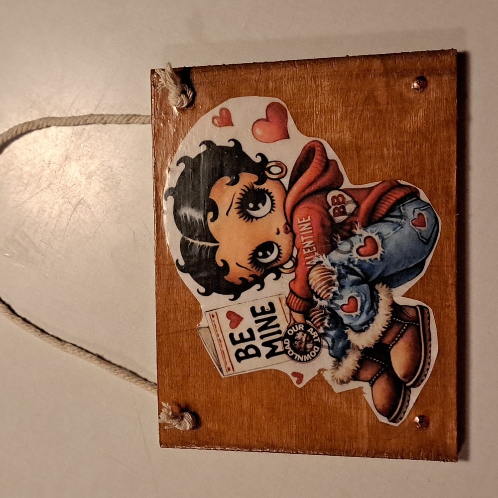 Betty Boop Valenyine,Cute Wooden Wall Hanging with Cartoon Design